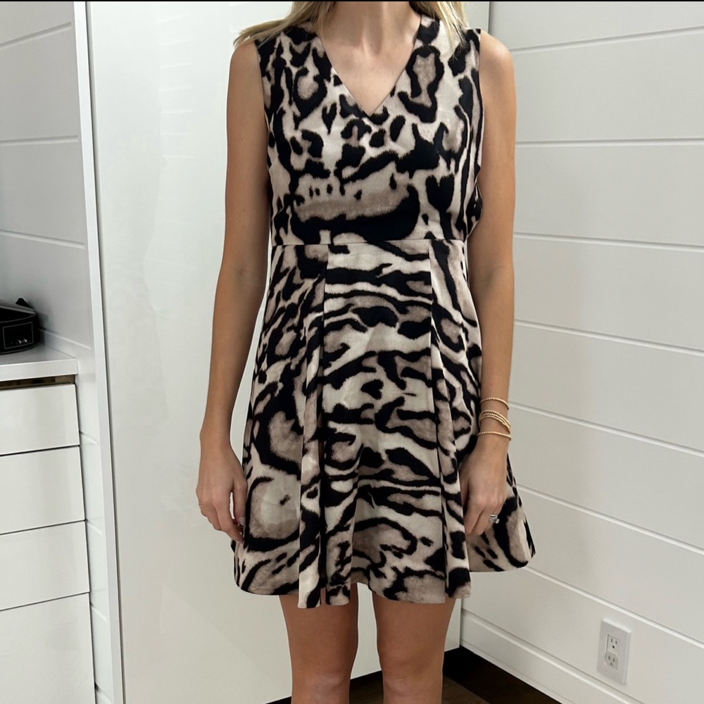Diane Von Furstenberg Dress size 2